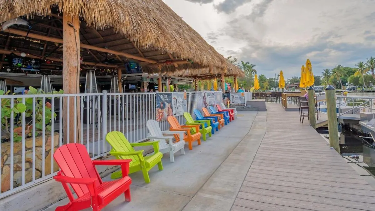 Pool, Tiki Bar, Close To Beaches, Restaurants, Fun Sarasota 0*,