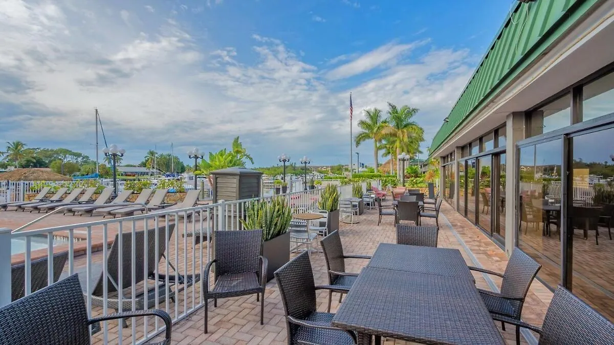 Pool, Tiki Bar, Close To Beaches, Restaurants, Fun Sarasota