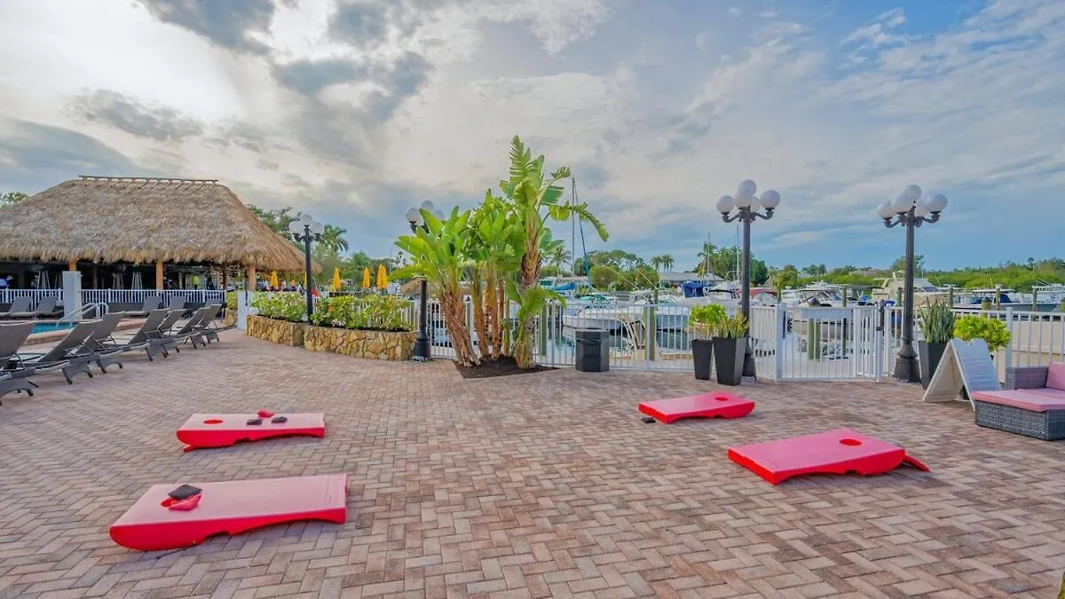 Pool, Tiki Bar, Close To Beaches, Restaurants, Fun Sarasota 0*,