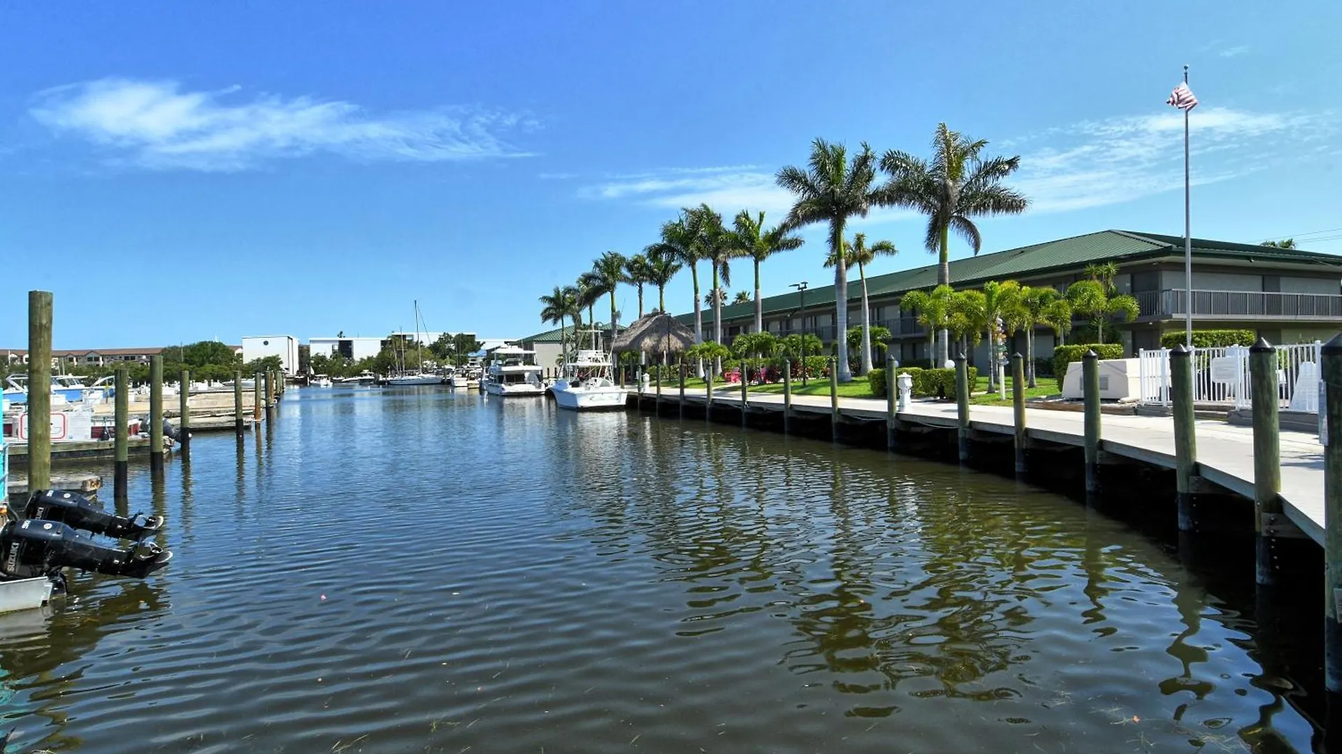 Pool, Tiki Bar, Close To Beaches, Restaurants, Fun Sarasota 0*,
