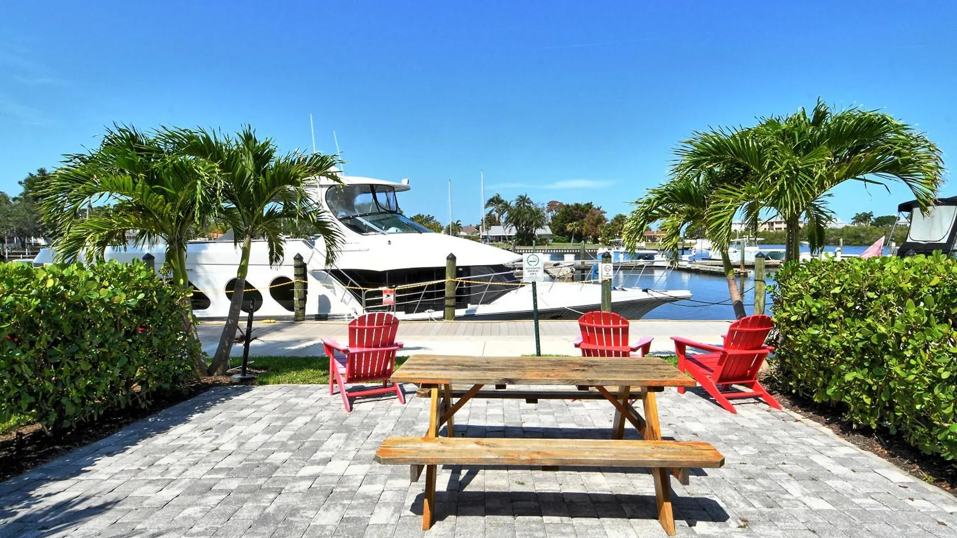 Apartment Pool, Tiki Bar, Close To Beaches, Restaurants, Fun Sarasota