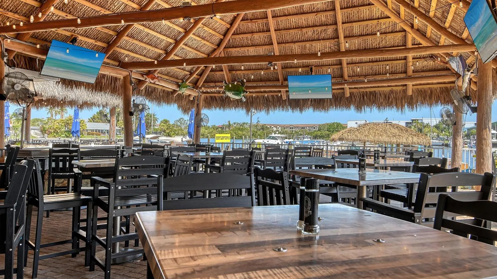 Pool, Tiki Bar, Close To Beaches, Restaurants, Fun Sarasota
