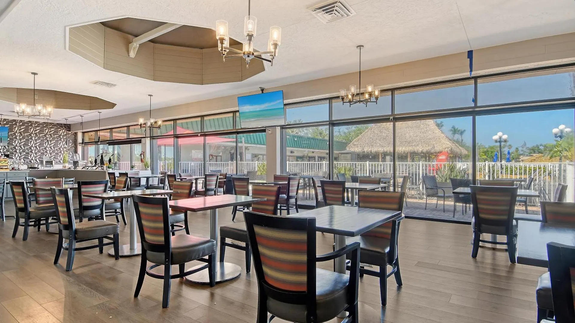 Pool, Tiki Bar, Close To Beaches, Restaurants, Fun Sarasota 0*,